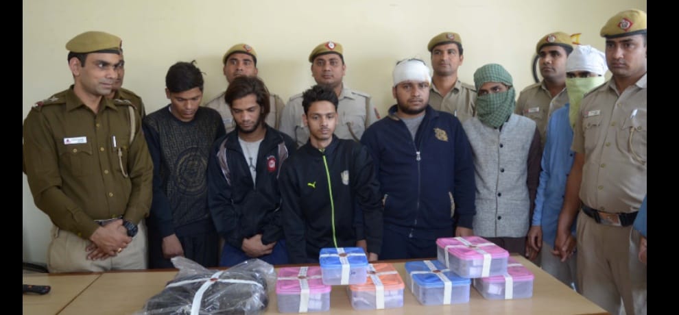 Six leaders including politician looted from businessman