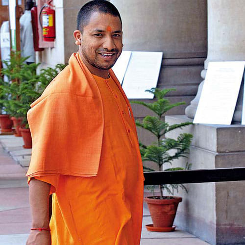 By adopting these 5 habits of Yogi Adityanath you can be successful