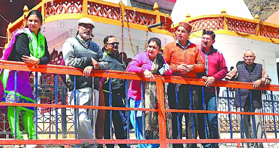 The municipality will build  house on Sariyu-Gomti Sangam.