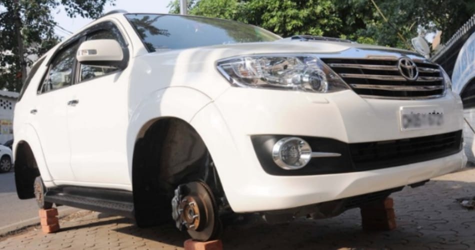 man stolen tyres from car