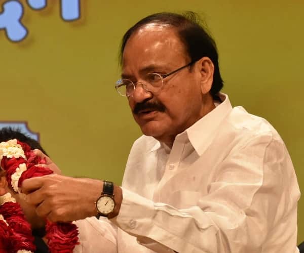 केंद्रीय मंत्री वेंकैया नायडू