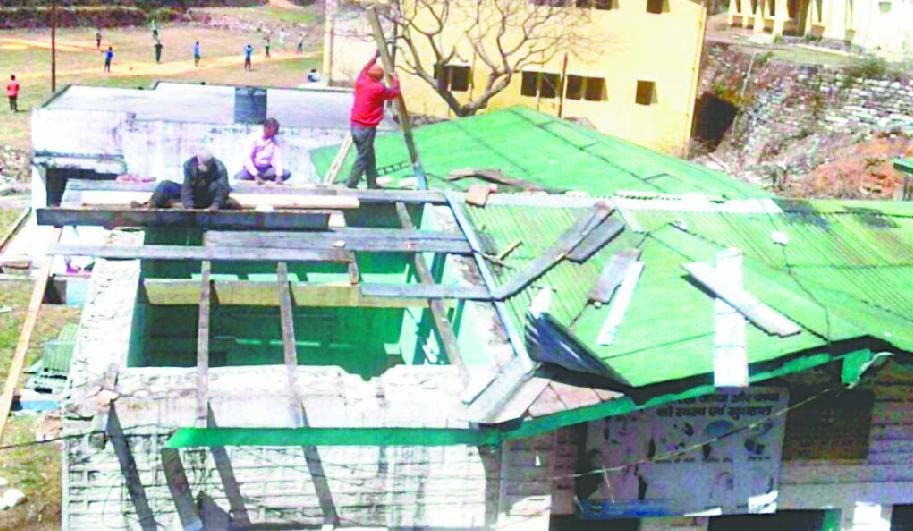 The hospital began to repair the roof