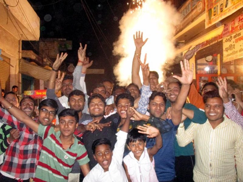 Yogi-Yogi celebrates celebrating with slogans