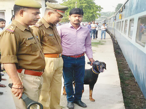 Gwalior-Patna Express stopped at Bomb alert