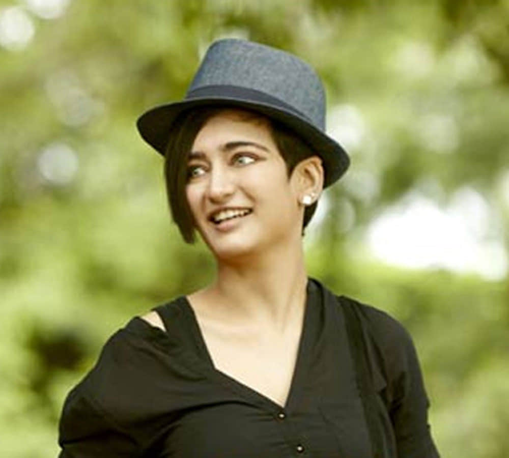 Akshara Haasan's Obnoxious Behaviour With Film Journalist & Distributor