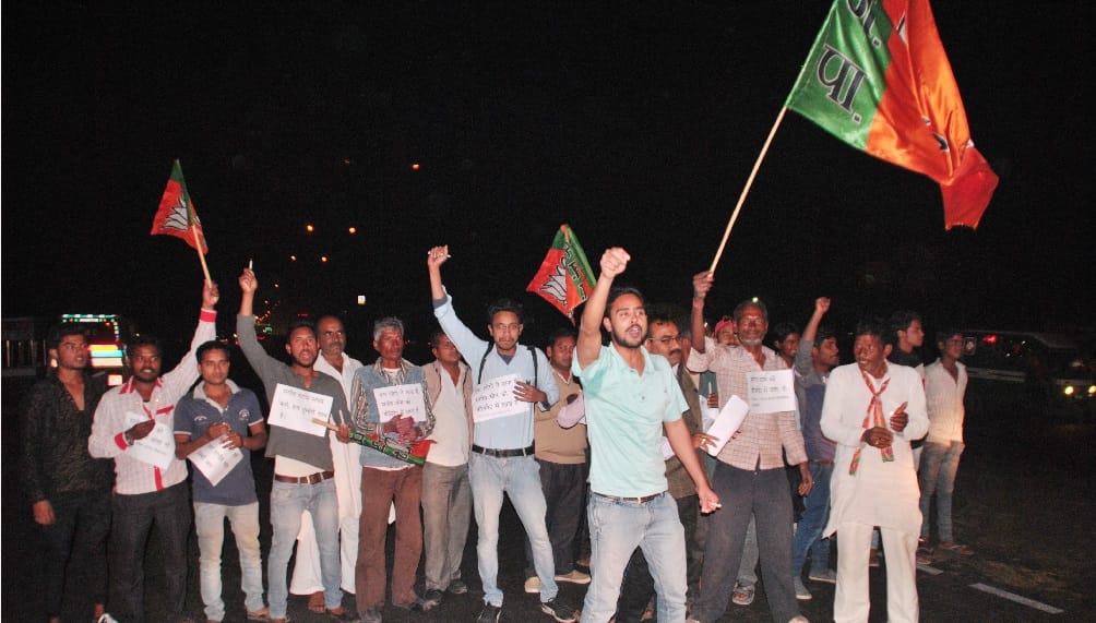 Workers did not make music cops as cabinet ministers highway jam