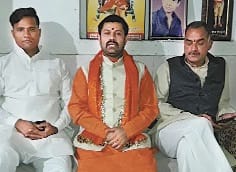 brahmin yuvjan sabha ke rastriya adhyaksha ke pariwar par hamla