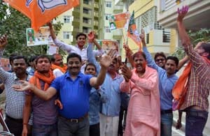 Shastri's grandson gets reward for lotus feeding in the city west
