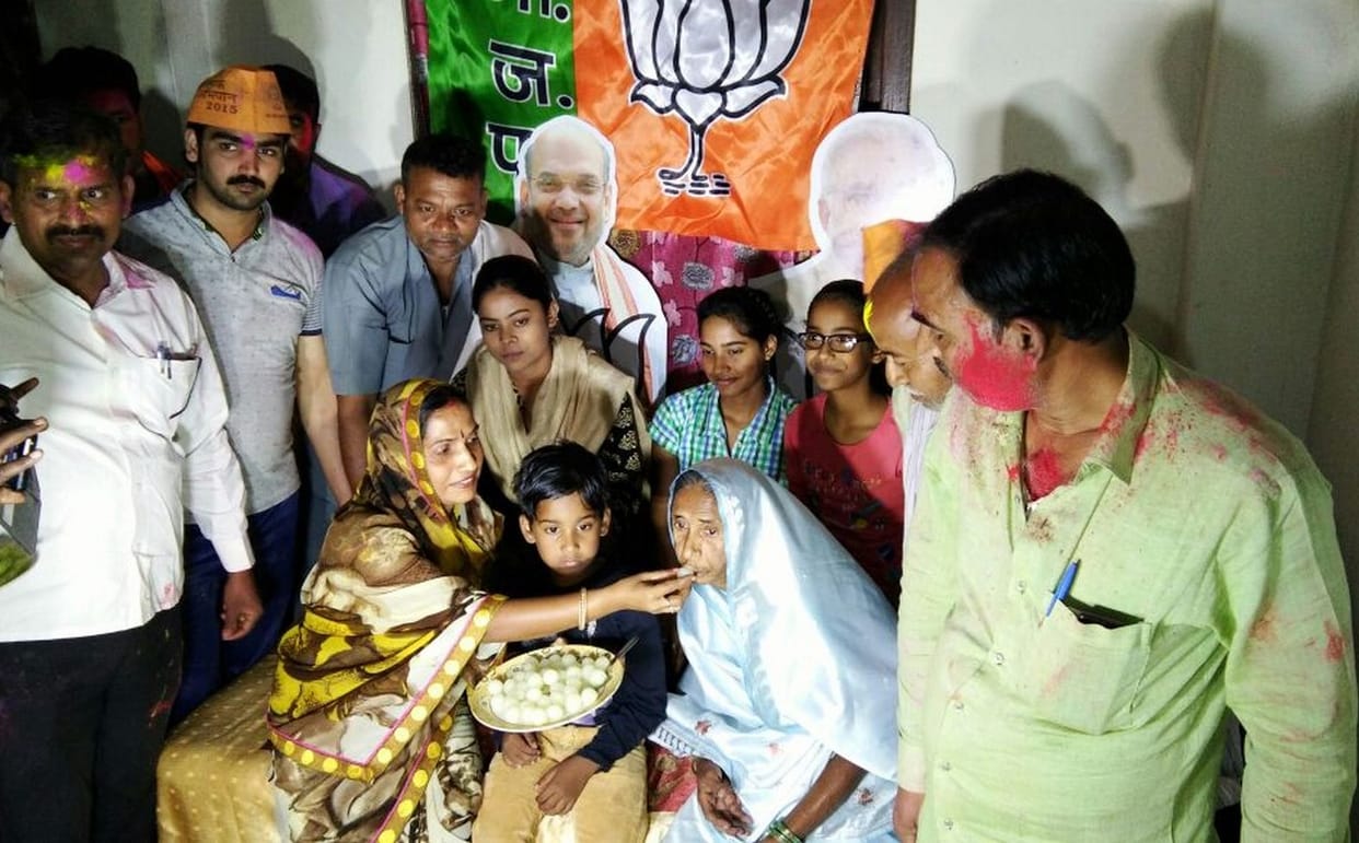 holi in varanasi to chaundali after anil rajbhar become minister