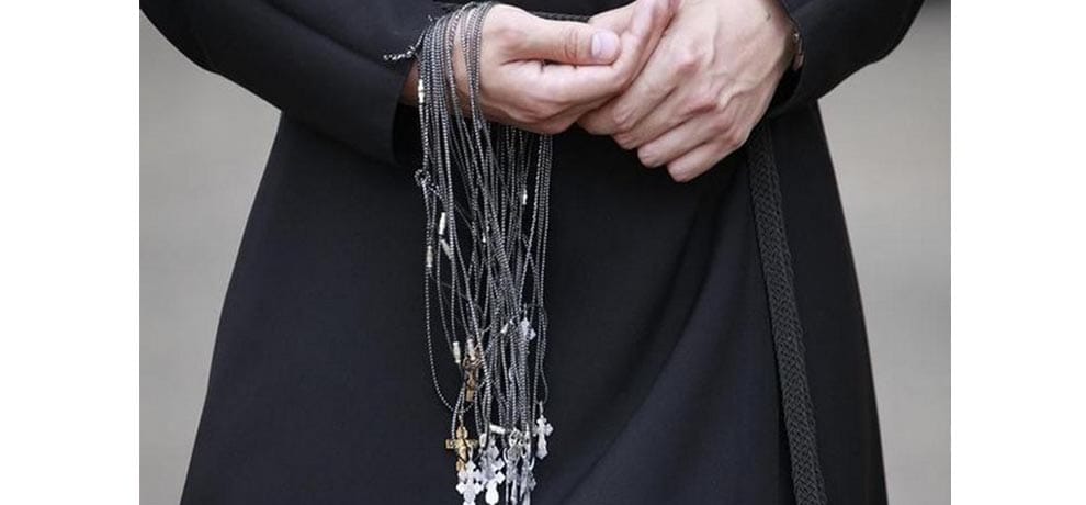 hate crime continuous against Indian now Indian origin priest attacked by man in australia 