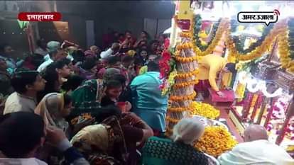 A crowd of pilgrims visiting Allahabad Kalyani Devi temple