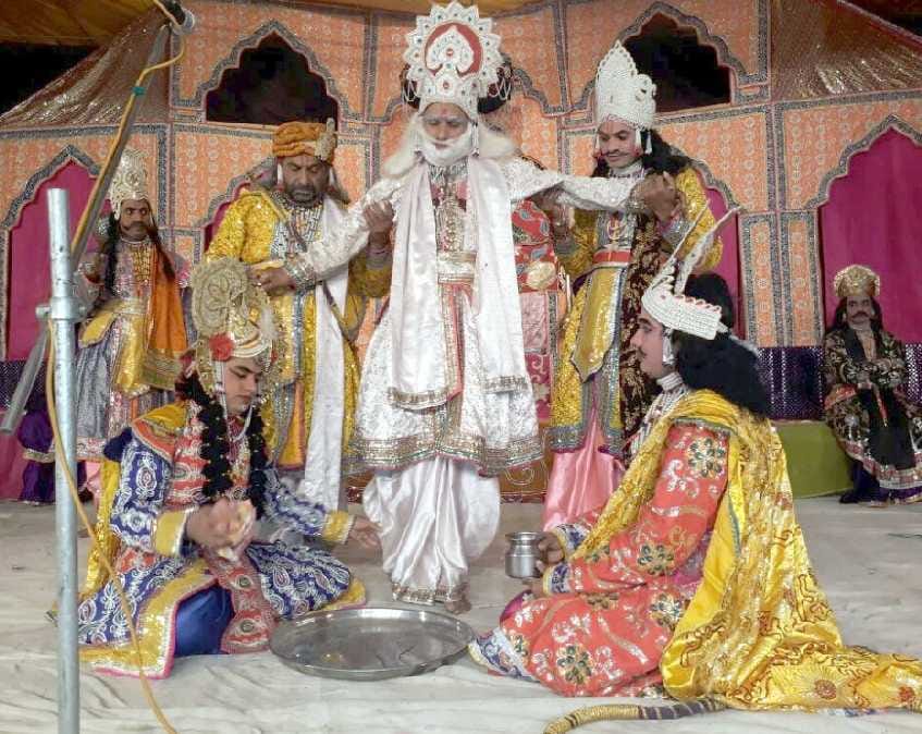 Lord Krishna went to save Draupadi's shame