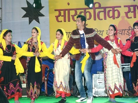 nalwari fair nati king rathi give performance