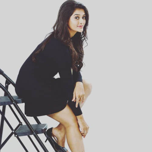 Know Everything About Actress Pooja Jhaveri Who Wanted To Marry Baahubali Actor Prabhas