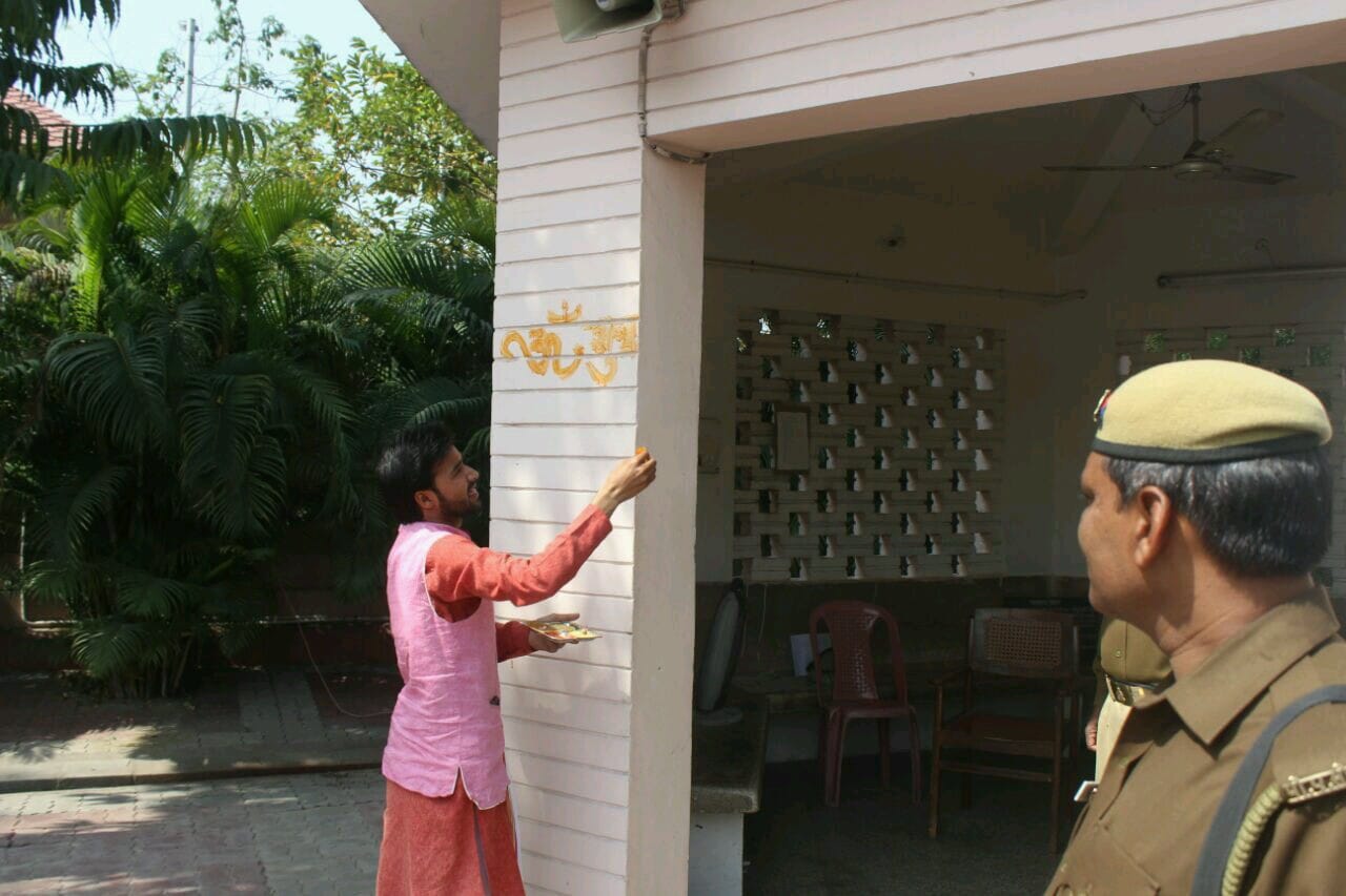 worship and purification in of up cm house for adityanath