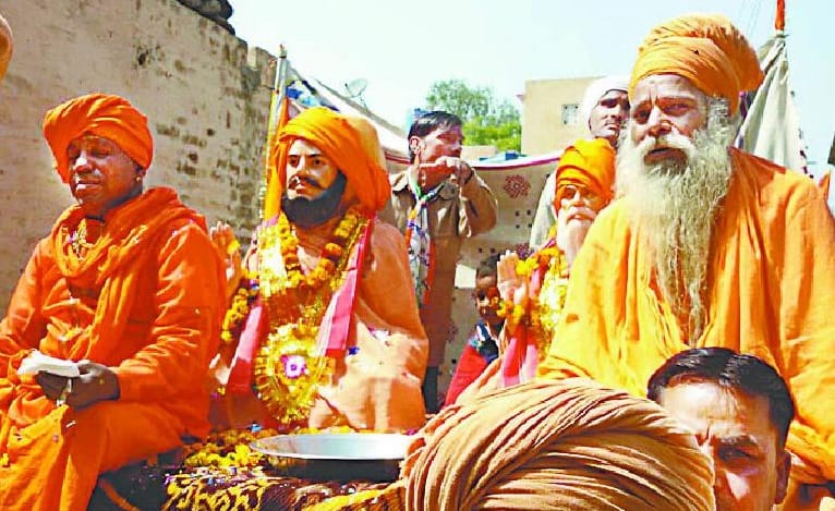 shobhayatra me shamil Jhankio ne moha man
