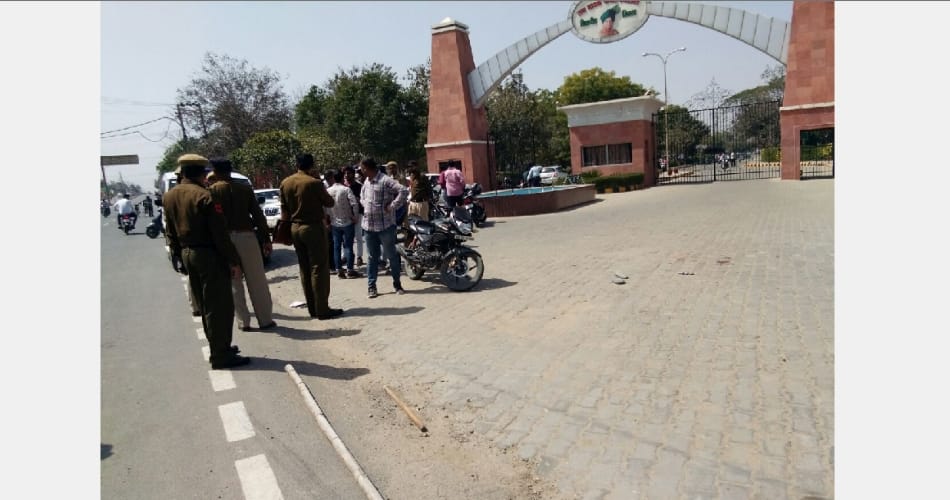 Clash Between student groups in front of JCD Vidyapeeth