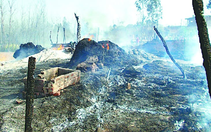 13 huts were burnt in Kandla Shahkot