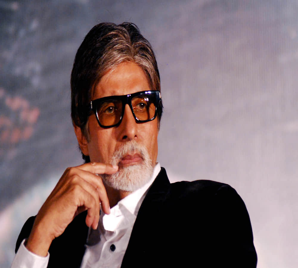Amitabh Bachchan in severe pain, spotted with a brace around neck