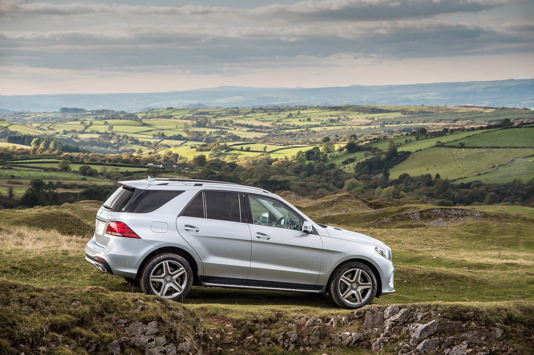 Mercedes-Benz promises customers, get car service done in 3 hours or take money back