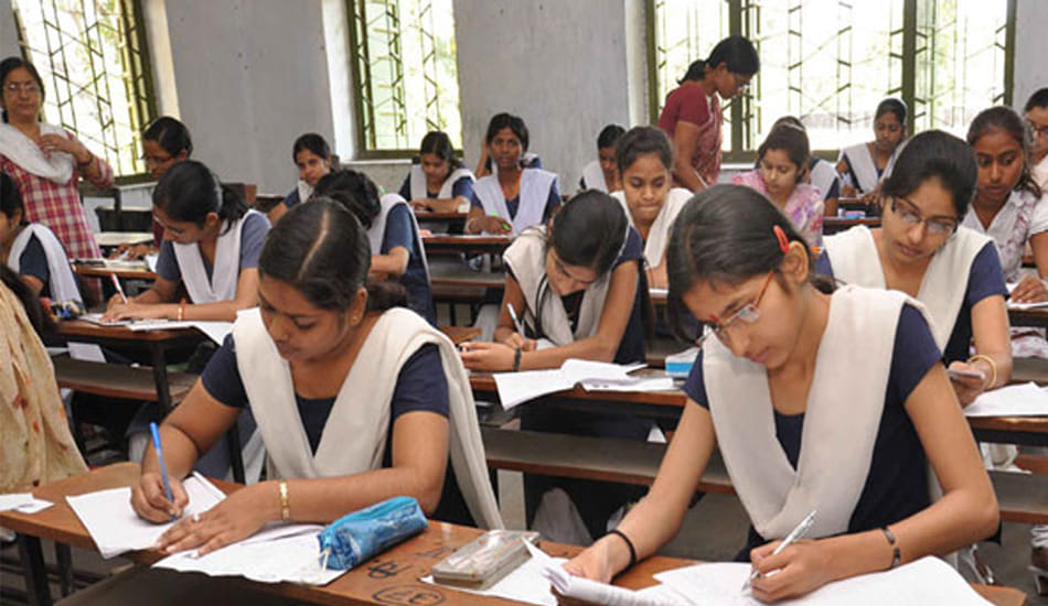 fraudsters selling fake papers up board Intermediate physics exam