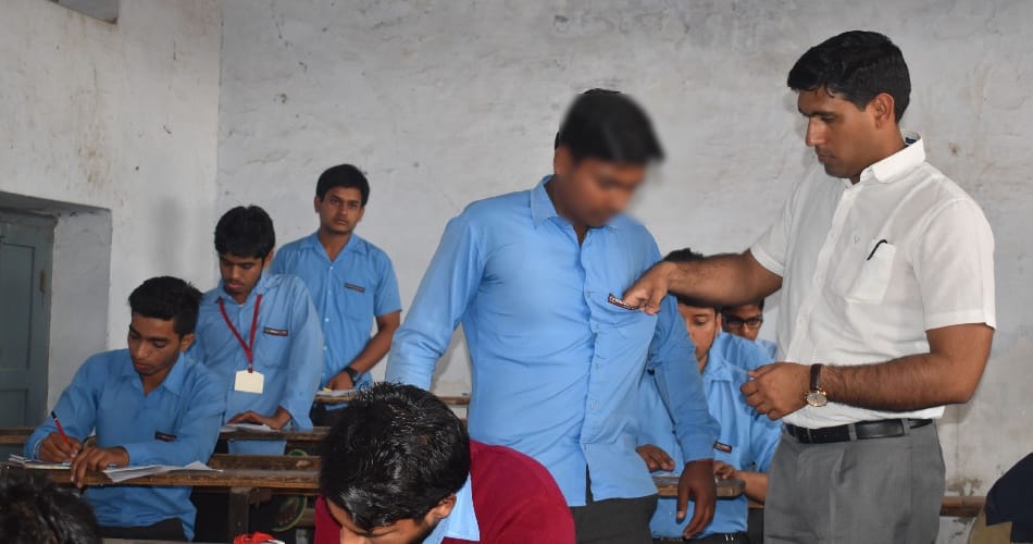 teacher caught imitator in dav 