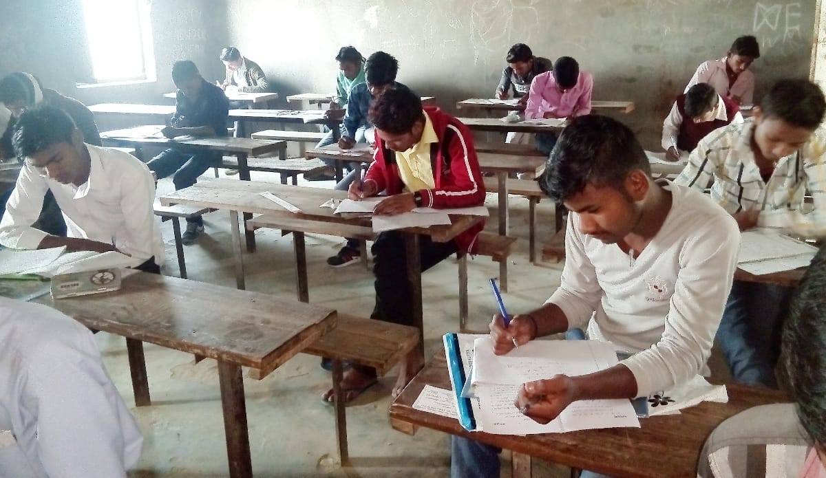 High School: Five copies were caught in the math examination
