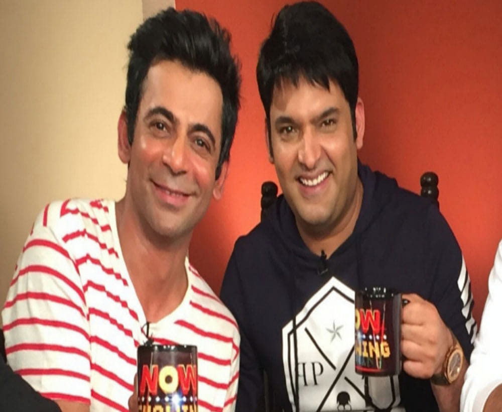 After Sunil Grover, Kapil Sharma Now UNFOLLOWS Ali Asgar & Chandan Prabhakar!