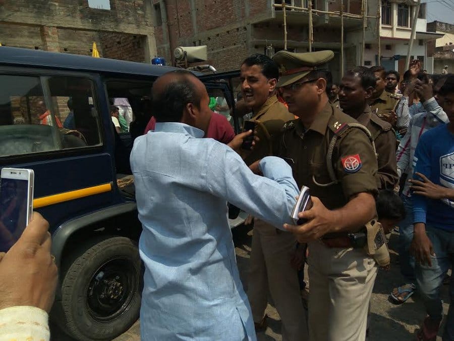 Police and demonstrators clash in Majholiaraj