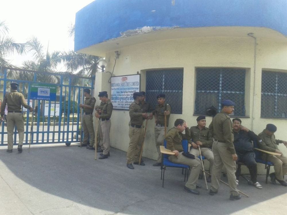  worker's fight with police 