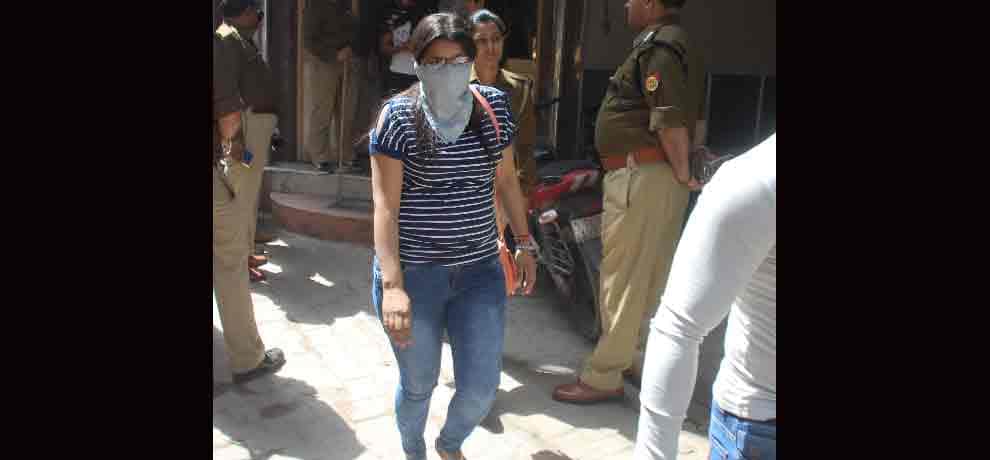 sex racket busted in ghaziabad 51 couples arrested in obscene situation after yogi came in power