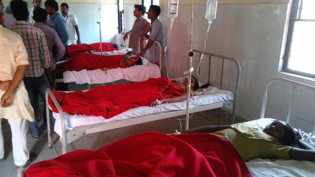 students of primary school ambedkarnagar fell ill suddenly