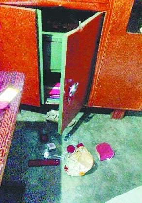thief in chamba, ornament and cash thief