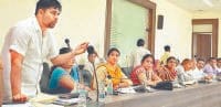 The mayor expressed the objection, then the commissioner whispered in the ears, the mayor, hisar