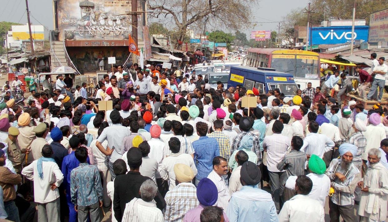  Two-and-a-half hours to protest against paddy transplantation