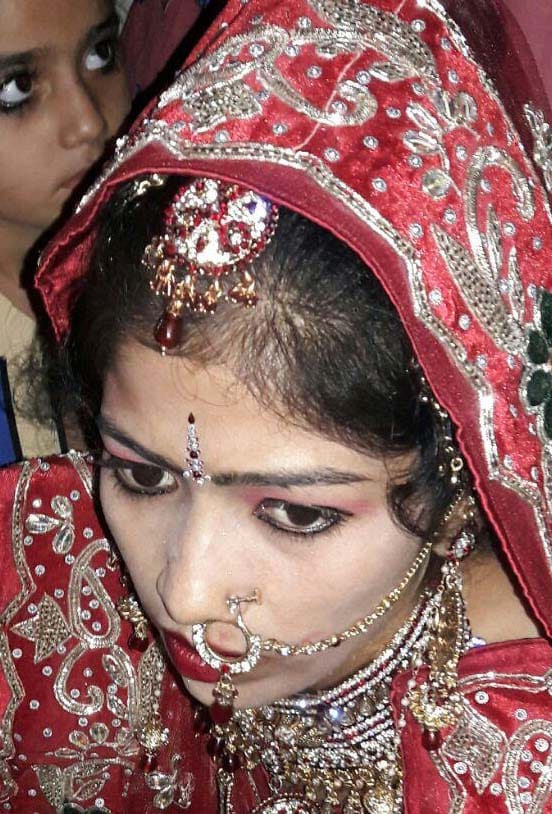 Married body found hanging in the room