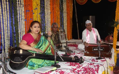 budhwa mangal celebration in varanasi assi ghat
