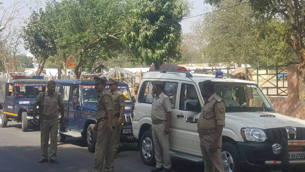 police is in action with anti romeo campaign