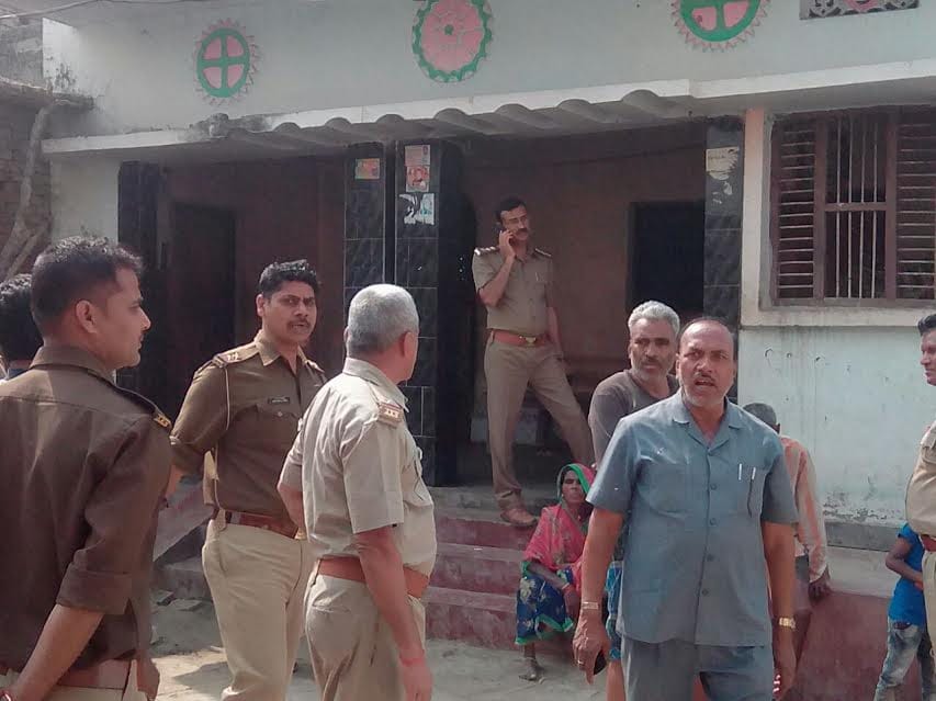 Police of several police stations arrived at the news of the riots