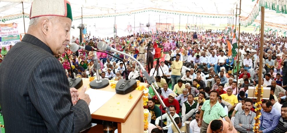 cm virbhadra singh targets pk dhumal and satpal satti