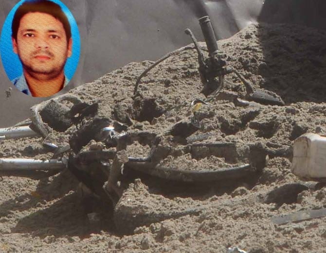 tipper full of sand fell down on road, bike rider boy killed at mohali