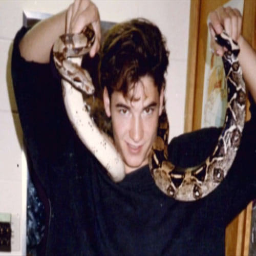 This guy take injection of snake venom last 30 years