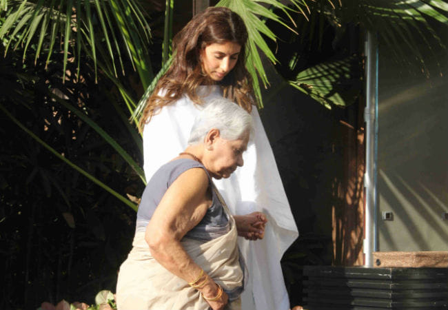 bollywood stars at Aishwarya Rai Bachchan's Father Krishnaraj Rai's Prayer Meeting