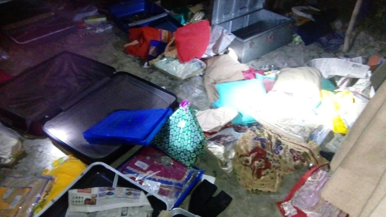 Jewel, cloth and cash theft from two houses