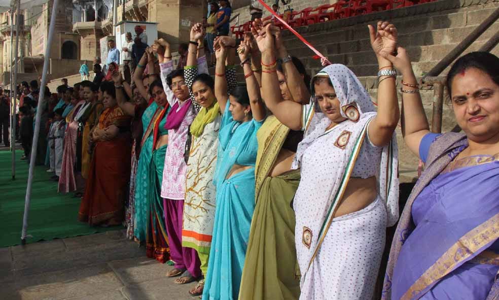 world water day: promise for clean and pure by making human chain at varanasi
