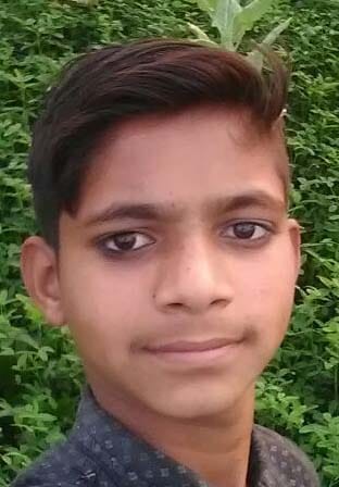 Youth killed by Tata Magic overturning