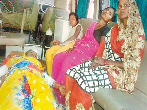 Fire burns six houses, loss of millions