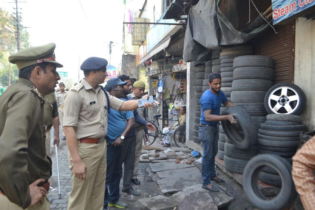 On the orders of the DM, encroachment campaign in the city, officer with JCB