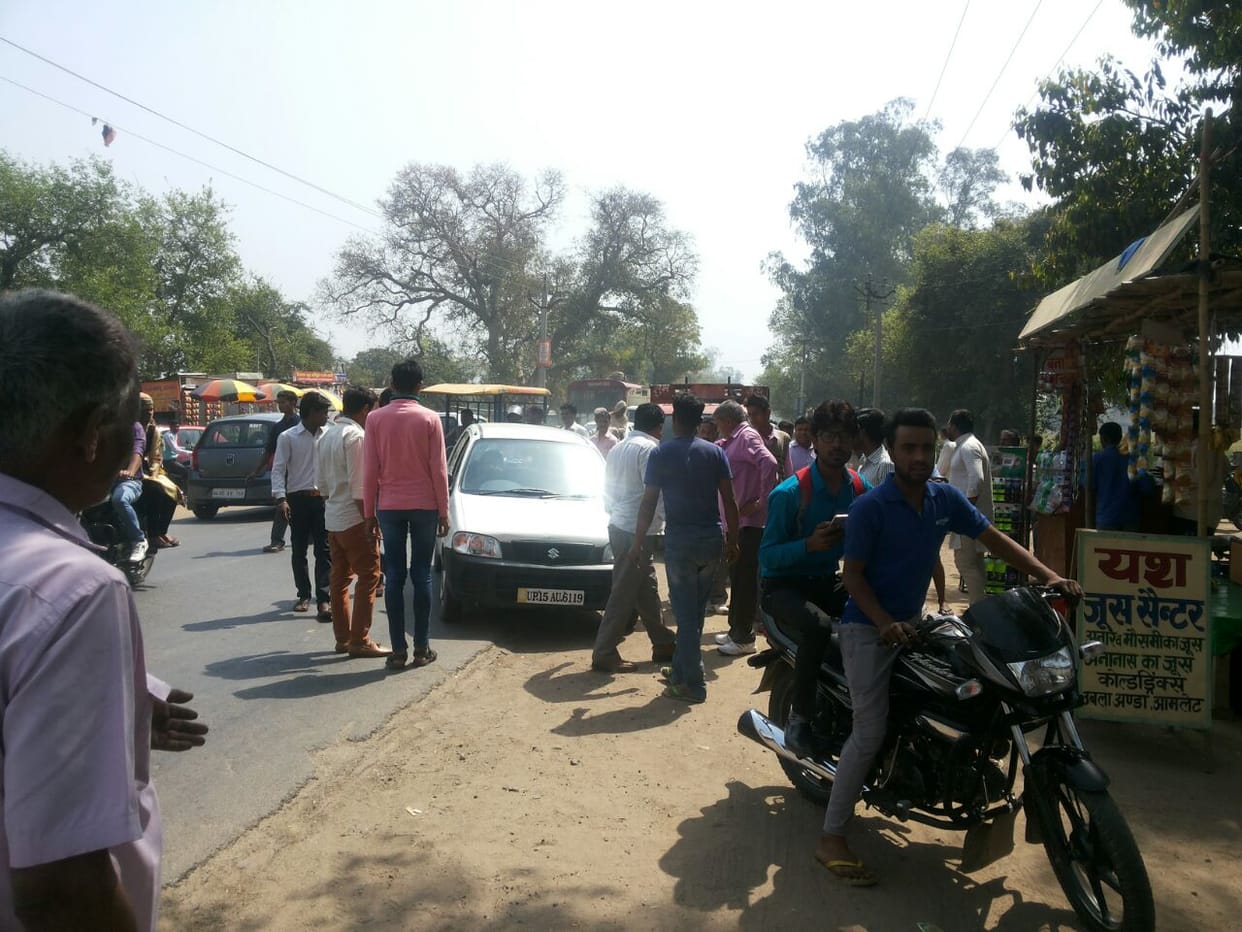The business of animal cutting does not stop here, half a dozen cars full of animals caught
