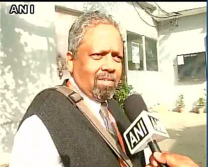 Shiv Sena MP Ravindra Gaikwad hit an Air India staff member with his slipper Says Spokesperson
